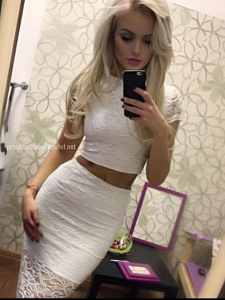 Каролина привлекательная девушка из Новороссийска цена от 2500 руб