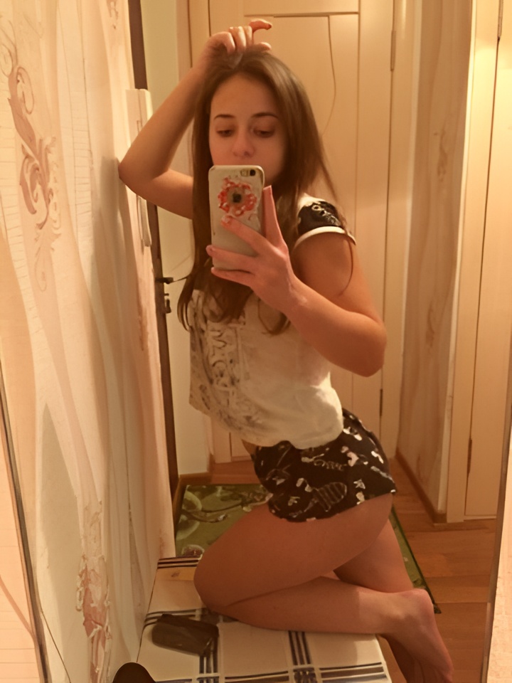 Лидия привлекательная девушка из Новороссийска цена от 2500 руб