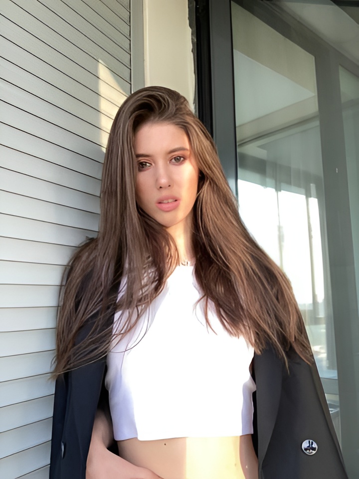 Лина привлекательная девушка из Новороссийска цена от 2500 руб