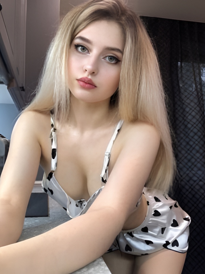 Мирослава привлекательная девушка из Новороссийска цена от 1500 руб